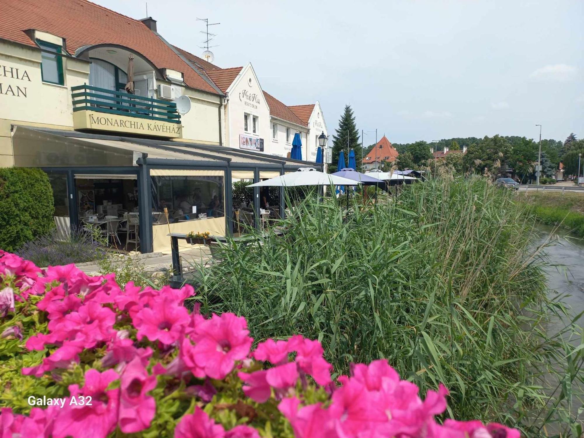 Monarchia Apartman Pearl Mosonmagyaróvár 外观 照片